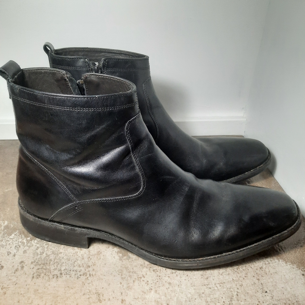 Johnston & Murphy Chukka Boots